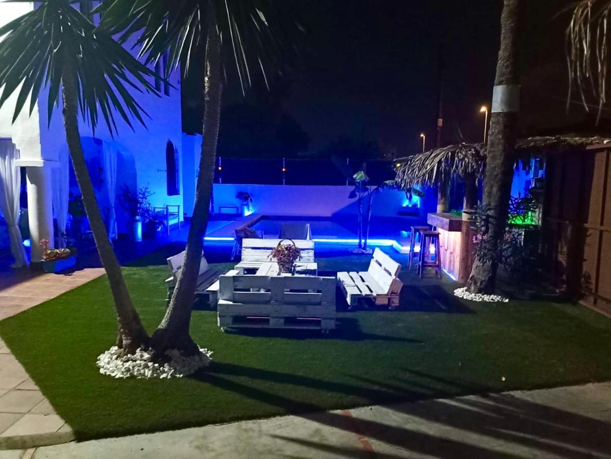 Gatu Premium Villa Lurberri Piscina Privada, 4 Dormitorios, 2 Banos, Parking , Jardines, " Preferente Mayores De 25 Anos Y Familias " In Y Barbacoa Chiclana de la Frontera Exterior foto